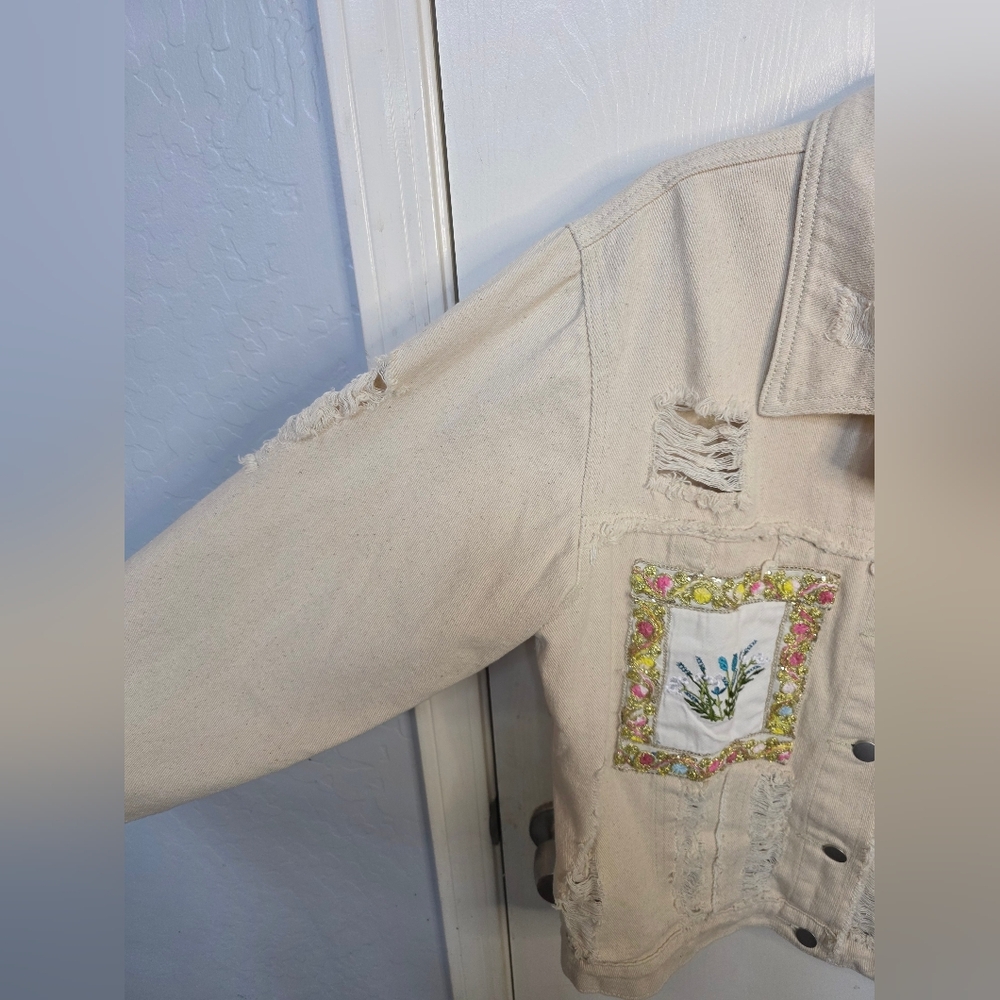POL Women's Distressed Cream Patchwork Denim Jacket Like New! - Picture 4 of 16